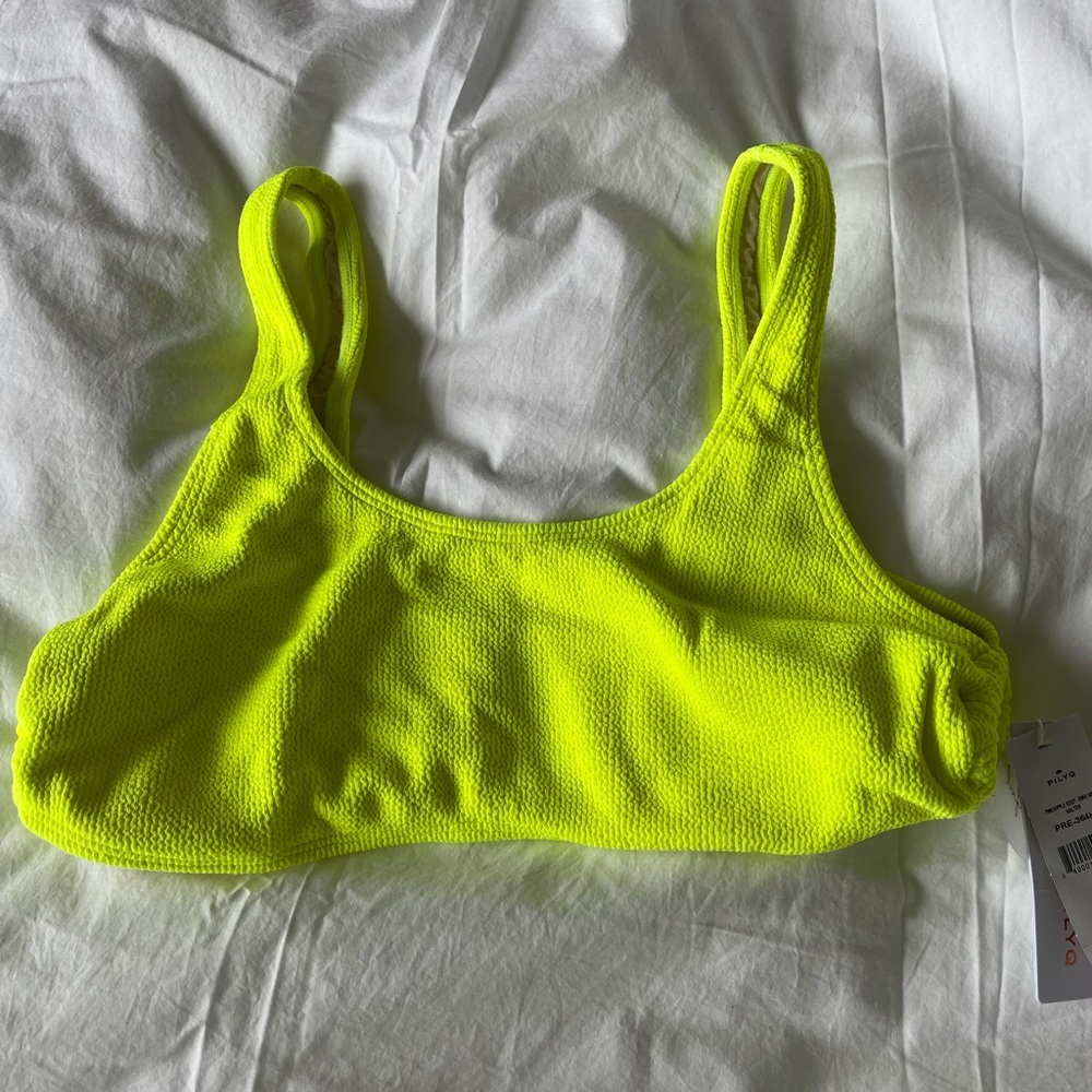 NWT Neon PILYQ D Size Bikini top pineapple reef